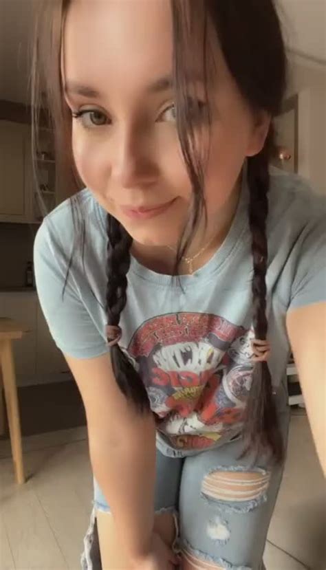 tricking my thick stepsister into a photoshoot|Grab my hips and stick it in me : r/Stepsisterx .